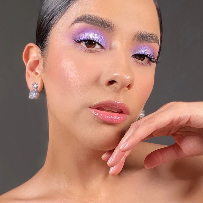 MOIRA DIAMOND DAZE LIQUID SHADOW AIRGLOW 01