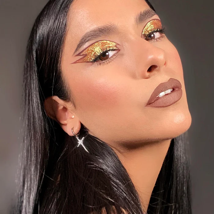MOIRA DIAMOND DAZE LIQUID SHADOW GOLDSTAR 06