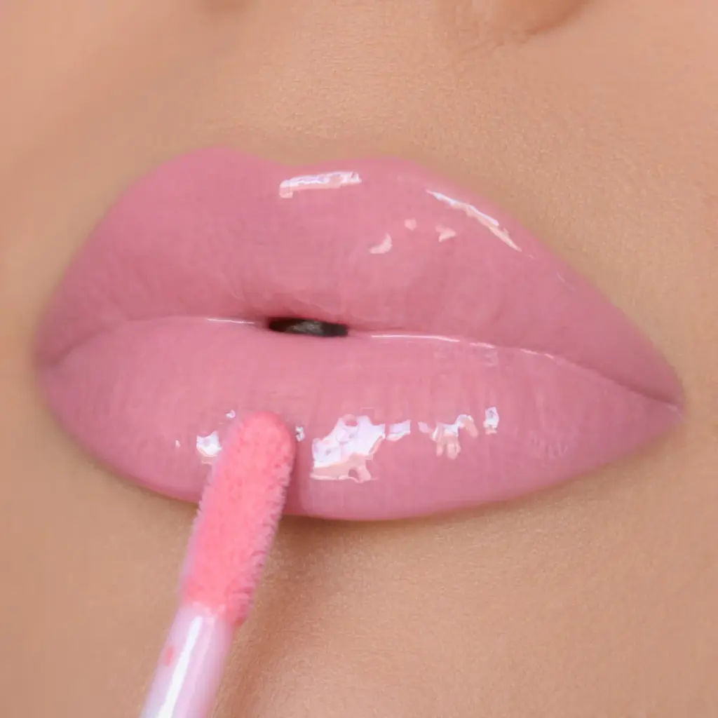 BE BELLA LUXE LIPGLOSS COMING OUT