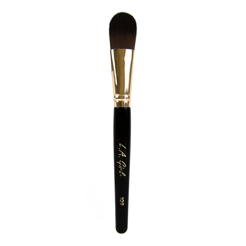 L.A. GIRL PRO BRUSH 109 FLAT FOUNDATION